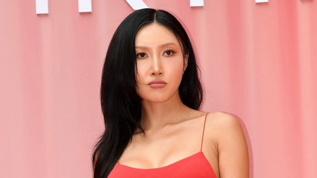 '청력 손실' 화사, 열애설 부인 4개월 만에…"외롭지 않아"