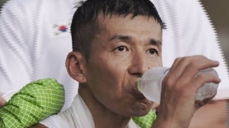 발톱이 6개나 빠졌는데…션, 81.5km 마라톤 도전