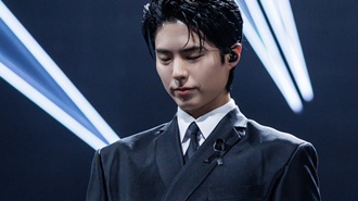 고개 숙인 박보검, 웃음기 싹 지웠다…'마마' 홍콩 참사 추모