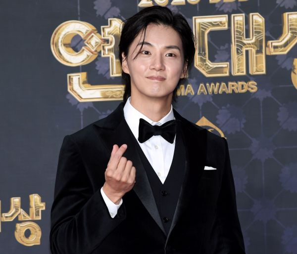 윤시윤에 피해 갈까봐…44년 만에 중졸 모친, 심경 고백