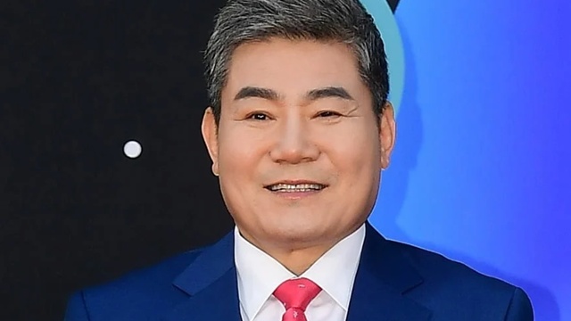 '혈액암 투병' 진성, 성대서 5mm 혹 발견