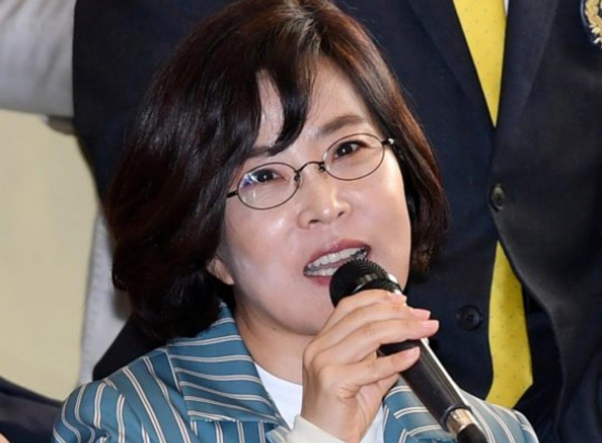 [단독] 이선희, 24년 만에 소속사 떠난다
