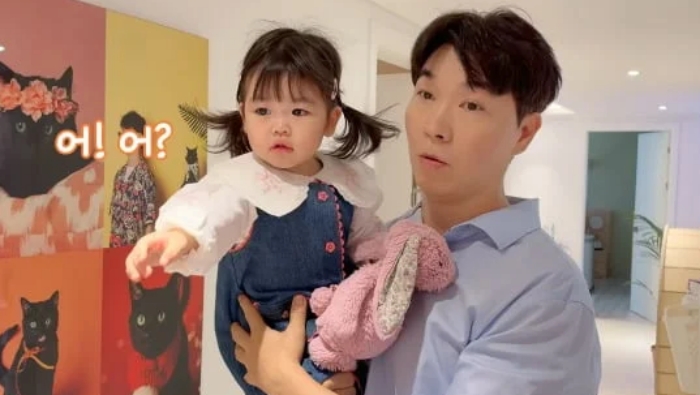 박수홍♥김다예, 기내 민폐 논란 후 딸과 등장