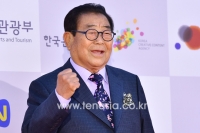 '은관 문화훈장' 송해, "'늙은이들의 자존심이야' 칭찬 기뻐"
