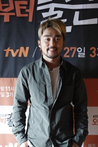 유병재, 열애설에 "좋은 감정으로 교제…핑크빛은 아냐" 재치 멘트