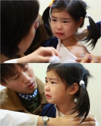 '슈퍼맨' 하루, 무서운 주사 바늘 앞 “밴드는 동그란 걸로 붙여주세요”