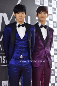 동방신기 "롱런 비결? 노력하려는 모습 보여드린 것"