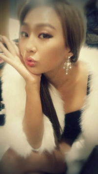 씨스타 효린, 대기실 '눈의 여왕' 빙의 한파패션 포착..러블리 섹시미