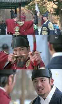 '비밀의 문' 한석규, 이제훈 향해 활 들었다 '갈등'