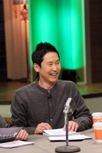 '마녀사냥' 신동엽, 키즈카페서 굴욕 "엄마들 앞에서 머리 쾅!"