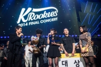 아즈버스, 2014 K-루키즈 대상...올해 최고의 신인