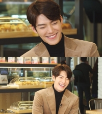 '한밤' 김우빈, 금고 털이는 이미 어릴 적 검증된 실력? '깜짝 고백'