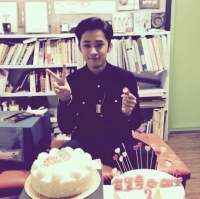 FT아일랜드 이재진, 스물네 번째 생일 인증샷 '생일 축하해!'