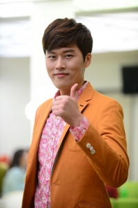 아나운서 김일중, 김국진 후임으로 '붕어빵' MC 발탁