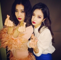 현아, 선미와 섹시하게 찰칵