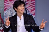 고수, '집으로 가는 길'로 황금촬영상 남우주연상 수상