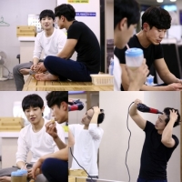 '미스터 백' 신하균 이준, 부자간 다정한 목욕탕 데이트