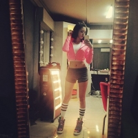 박수진, 초미니 트레이닝복 입은 거울셀카 공개 '완벽 몸매'
