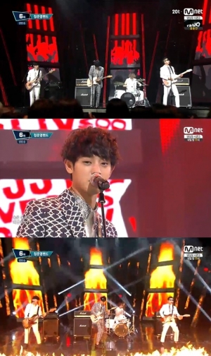 '엠카' 정준영밴드, 화려한 연주 퍼포먼스 'OMG'