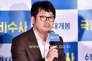 [10초점] 김윤석의 소신, '극비수사'와 '추격자' 사이