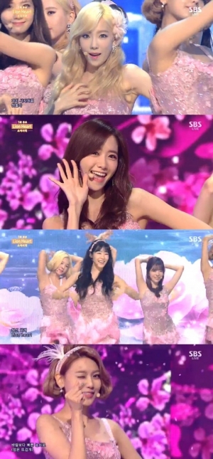 '인기가요' 소녀시대, 레트로 여신들의 '라이온 하트' 막방 '빵긋빵긋'