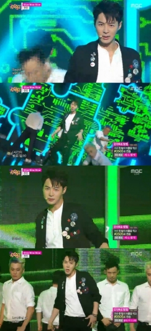 '음악중심' 전진, 최장수 아이돌의 중독성 넘치는 무대 '와우와우와우'