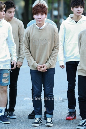 [TENPHOTO] 세븐틴 승관, 제주소년의 풋풋한 출근길 (뮤직뱅크 출근길)