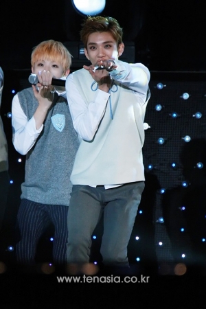 [TENPHOTO] 세븐틴 조슈아, 멋진 얼굴에 귀엽기까지 (더 쇼)