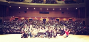 세븐틴, '만세' 막방 기념 팬미팅…2,000여 팬 운집