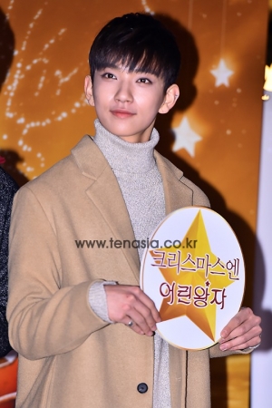 [TENPHOTO] 세븐틴 조슈아, 조각상이 따로 없네! (어린왕자)