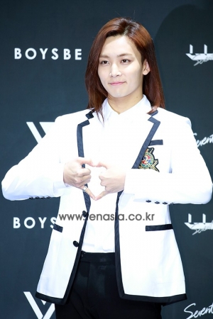 [TENPHOTO] 세븐틴 정한, 조명받아 뽀얀 피부..'천사정한' (세븐틴 콘서트)