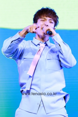 [TEN PHOTO] 세븐틴 도겸, 청량함이 이온음료급 (러브레터)