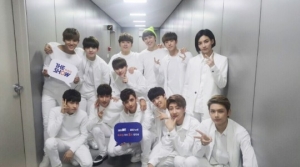 '더쇼' 세븐틴, 출연 인증샷 공개 "누나들 심장 저격 제대로"