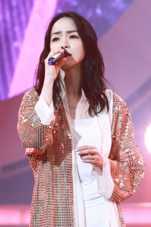 &#39;듀엣가요제&#39; 김윤아X일반인, 레전드 무대 선사 &#39;전체 기립&#39;