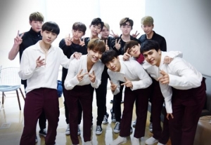 VAV, 비스트와 다정한 대기실 인증샷 &#34;존경하는 선배님들&#34;