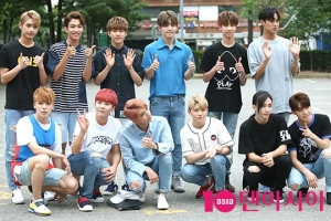 [TEN PHOTO] 세븐틴, '각자 다른 매력에 퐁당~'(뮤직뱅크 출근길)