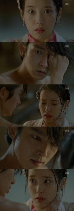 &#39;달의 연인&#39; 이준기, 가면 속 얼굴 본 이지은에 &#34;전부 잊어&#34;