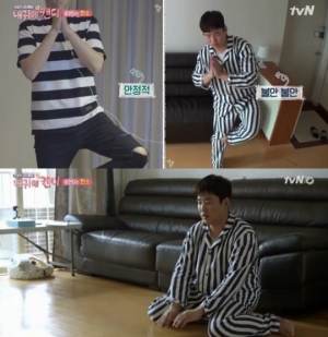 &#39;내 귀에 캔디&#39; 안재홍, 캔디에게 유연성 과시 &#39;웃음만발&#39;