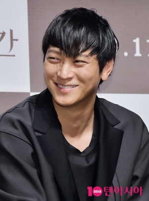 '가려진 시간' 강동원 “나를 믿어준 단 한 사람? 어머님”