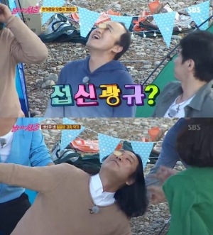&#39;불타는 청춘&#39; 청춘들, 안면 근육 이용해 과자 먹기 도전 &#39;못생김 주의&#39;