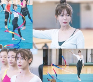 &#39;역도요정 김복주&#39; 경수진, 리듬체조 선수 변신...&#39;체대 퀸가&#39; 등극