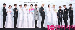 [TEN PHOTO] 세븐틴 '멜론어워드 따봉'