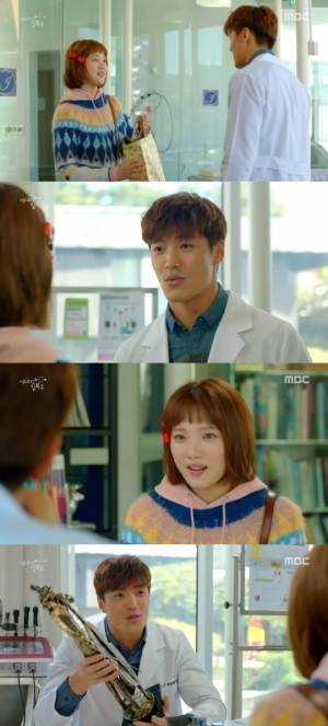 &#39;역도요정 김복주&#39; 이성경, 이재윤에 거짓말 &#34;첼로 전공이에요&#34;