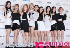 [TEN PHOTO] 트와이스 '꽃밭이네'