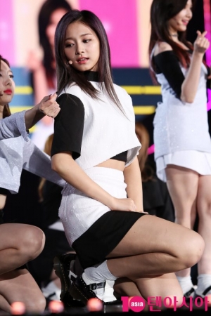 [TEN PHOTO] 트와이스 쯔위 '무대 위에서도 자체 발광'