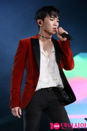 [TEN PHOTO] 샤이니 키 '마성의 매력 물씬'