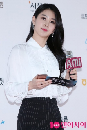 [TEN PHOTO] 워너비 아미 '치명적 눈빛'