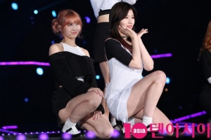 [TEN PHOTO] 트와이스 모모-사나 '심쿵 무대'