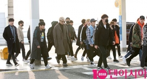 [TEN PHOTO] 세븐틴 '훈내를 풍기며 마마 출국'