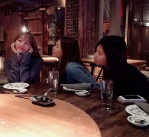 트와이스, 홍콩서 인증샷 &#34;이따 &#39;MAMA&#39;에서 만나요&#34;